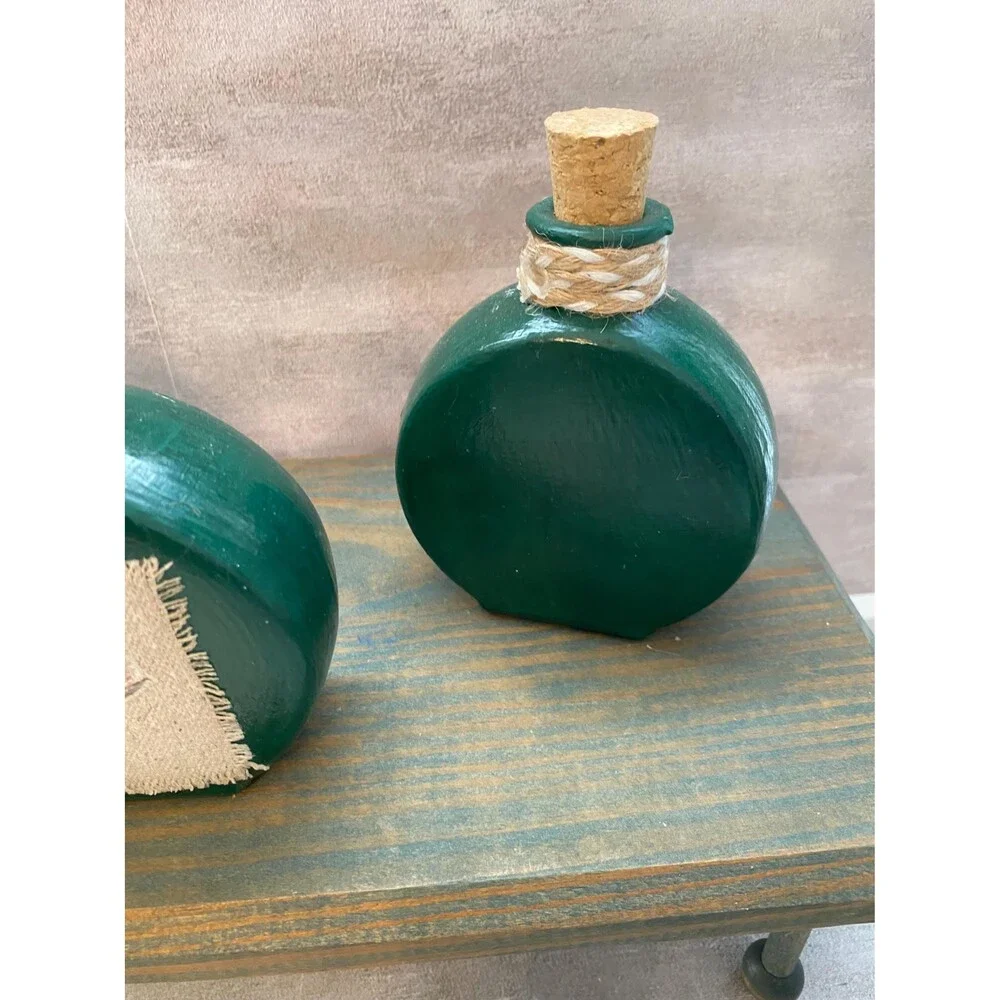 Set of 3 decorative mini vases with corks